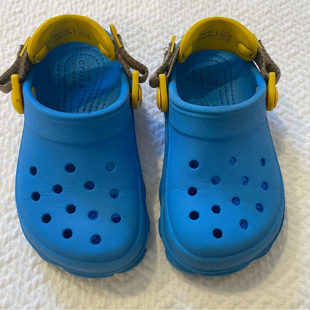 CROCS All-terrain Kids Blue and Yellow Sandals